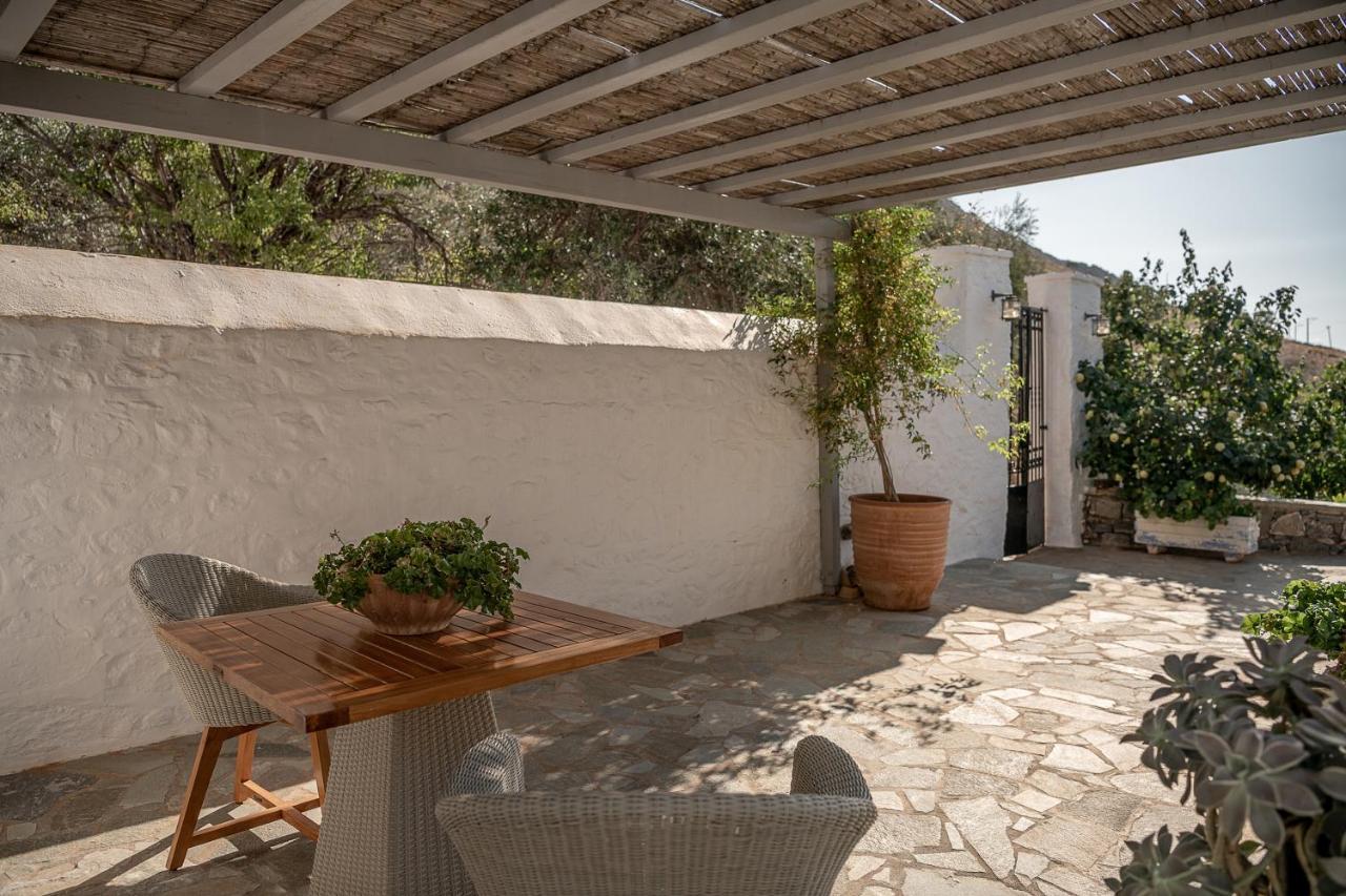 Four Seasons Hydra Luxury Suites エクステリア 写真