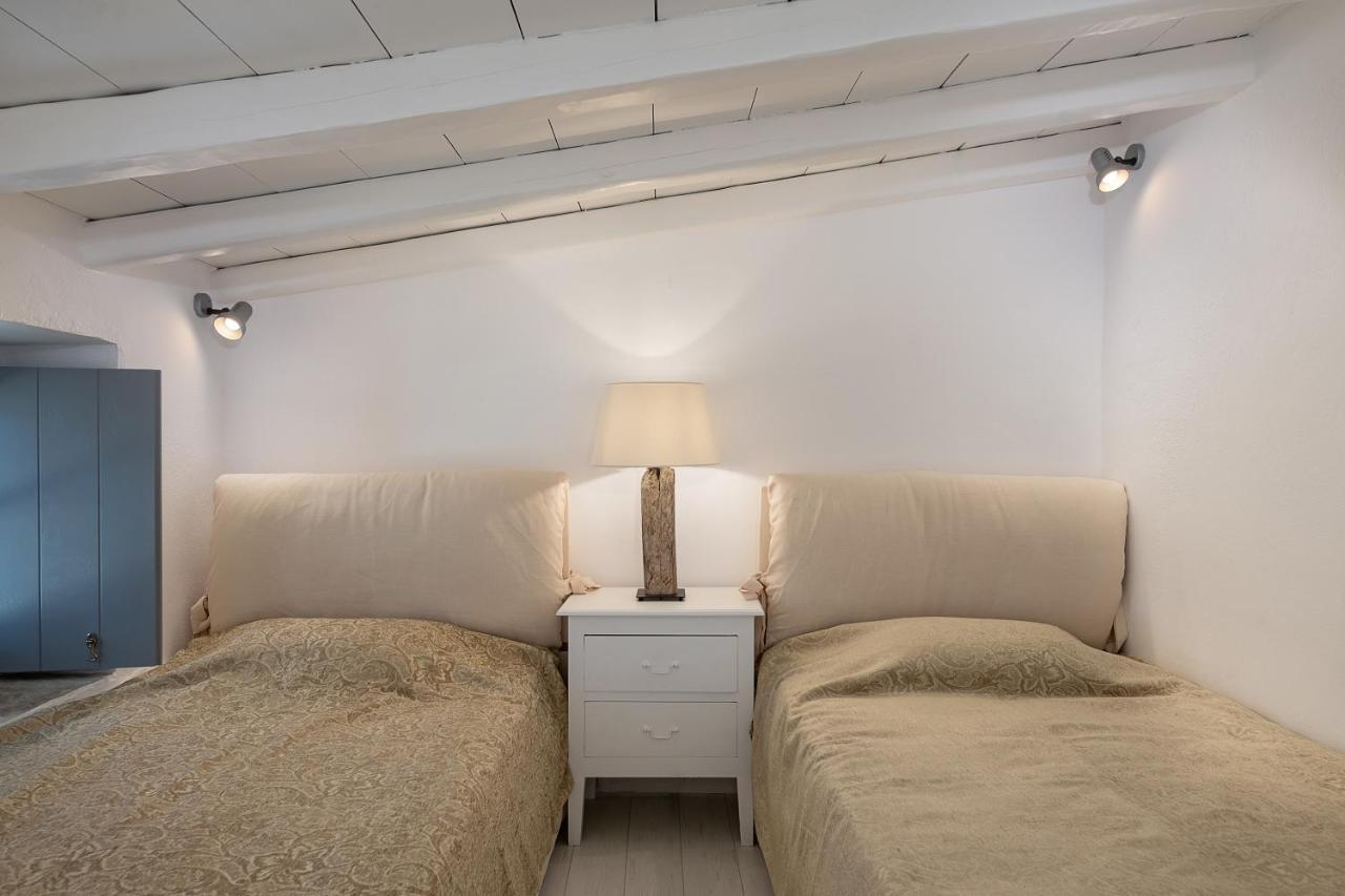 Four Seasons Hydra Luxury Suites エクステリア 写真