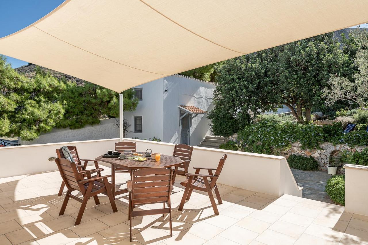 Four Seasons Hydra Luxury Suites エクステリア 写真